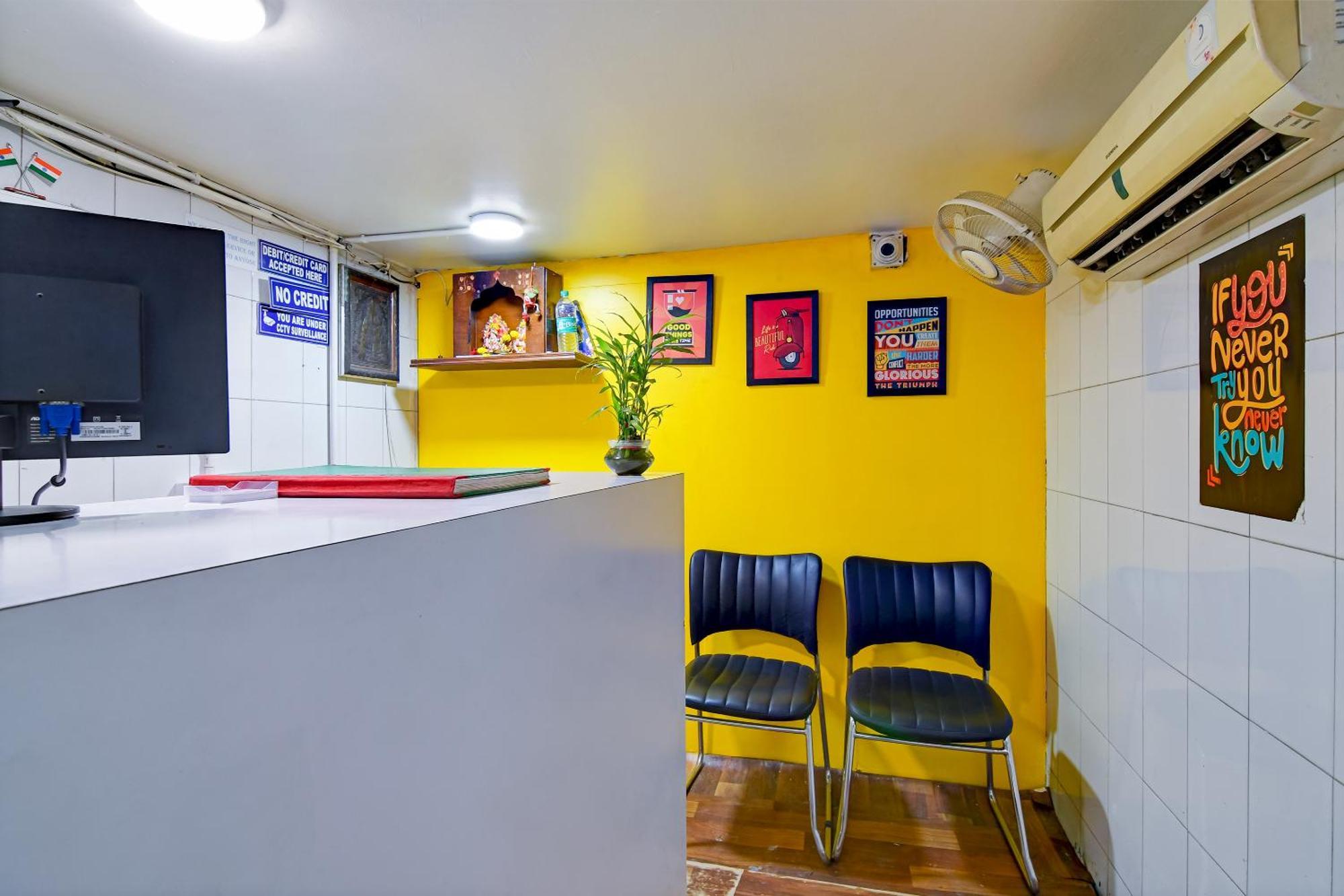 Brill Rooms Near City Centre Metro Station Kolkata Luaran gambar